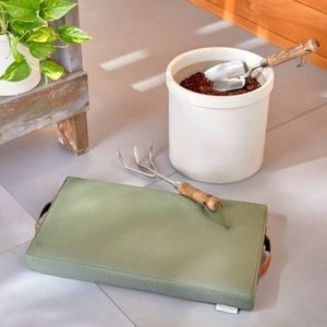 HEARTH & HAND WITH MAGNOLIA CUSHIONED KNEELING PAD GARDEN KNEELER GREEN